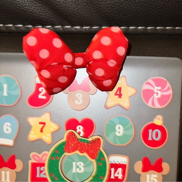 Hallmark Disney Minnie Mouse Christmas
Countdown Advent Calendar Magnetic - Picture 3 of 11